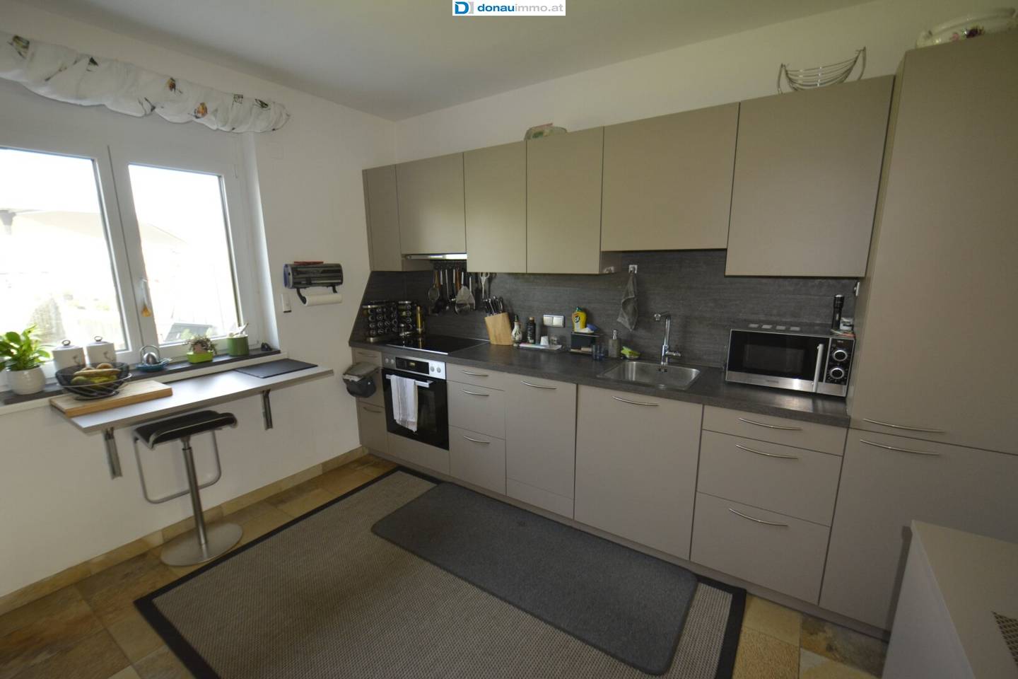 Geschmackvoll modernisiertes 4-Zimmer-Haus in Rohrendorf mit Schwimmteich und Garage samt Carport