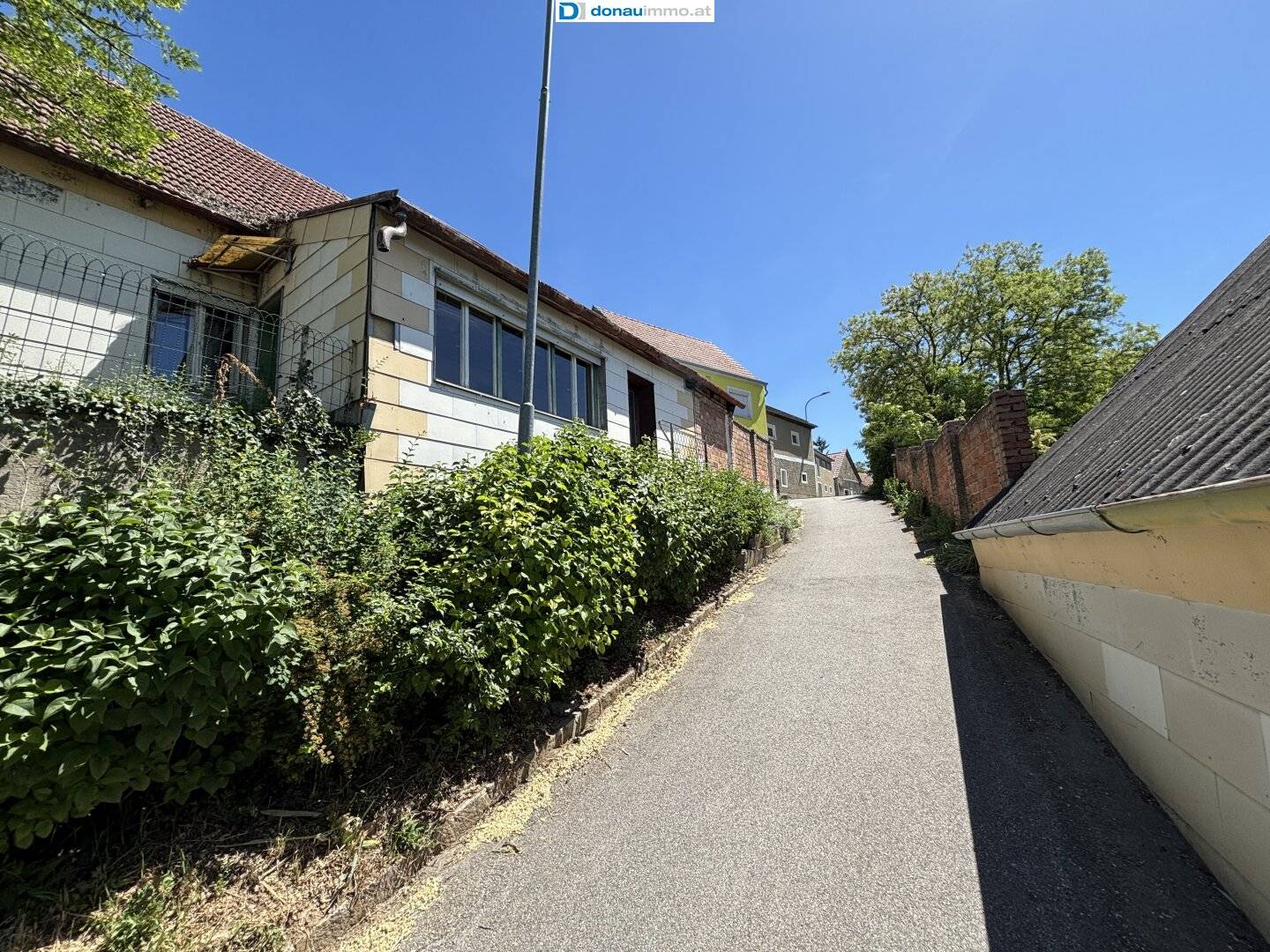 2276 Katzelsdorf, Niederösterreich - Gelegenheit! Baugrundstück mit Sanierungs- bzw. Abrissobjekt in unmittelbarer A5 Nähe