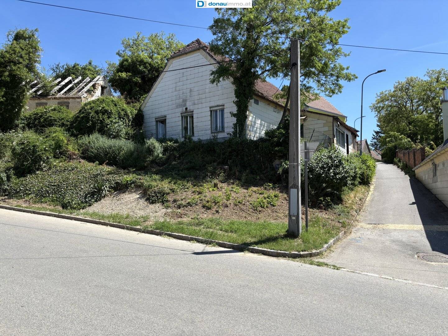 2276 Katzelsdorf, Niederösterreich - Gelegenheit! Baugrundstück mit Sanierungs- bzw. Abrissobjekt in unmittelbarer A5 Nähe