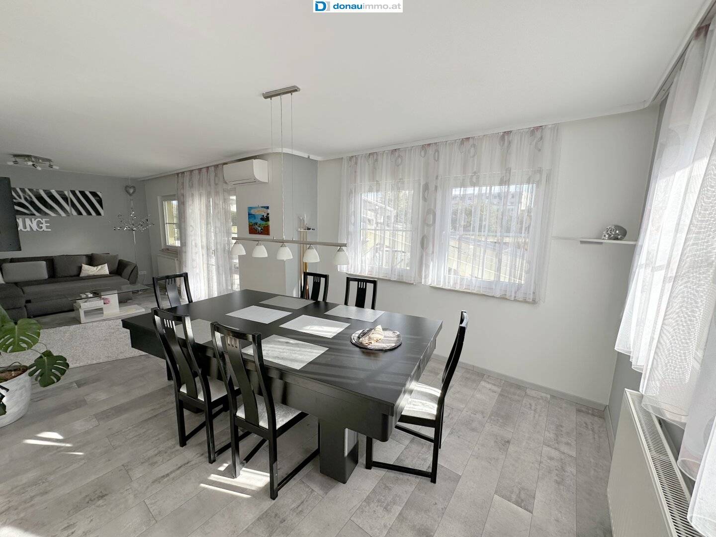 2191 Schrick Great and well-thought-out single-family house with large garden and pool