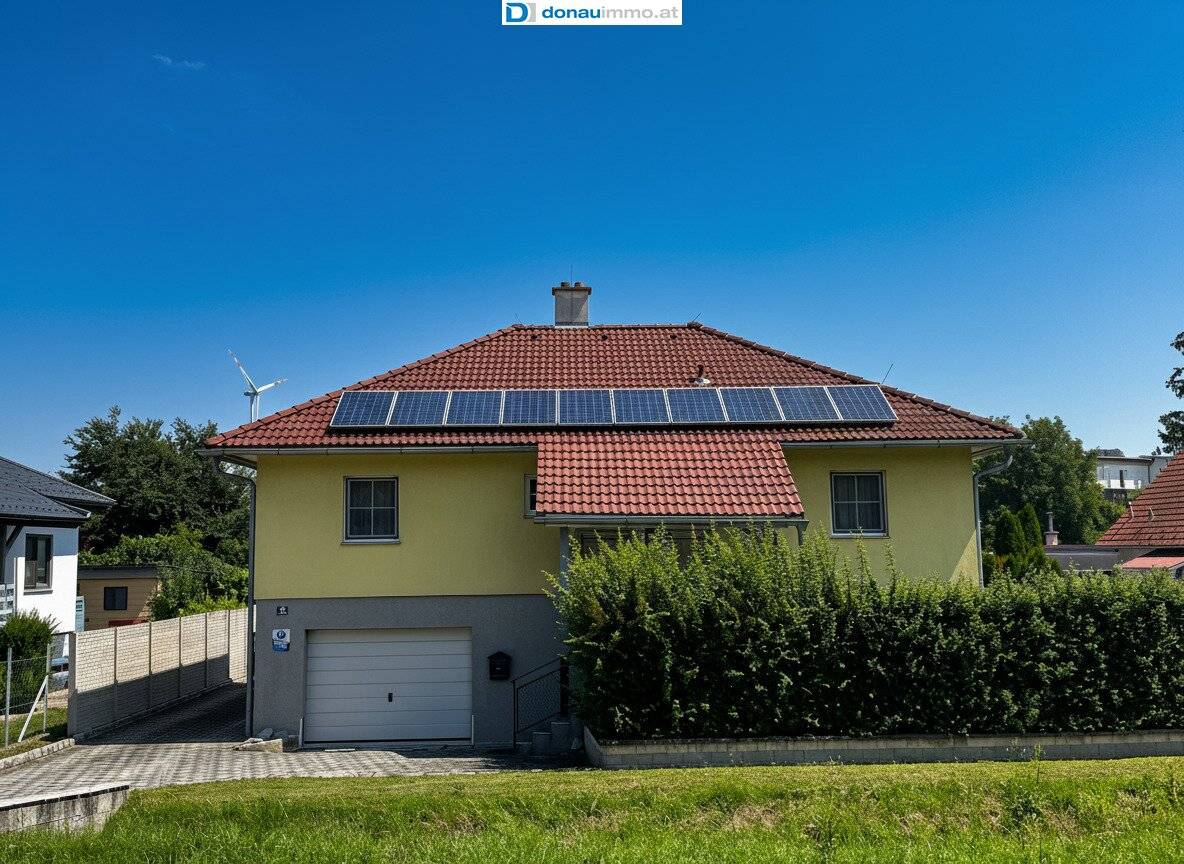 2191 Schrick Great and well-thought-out single-family house with large garden and pool