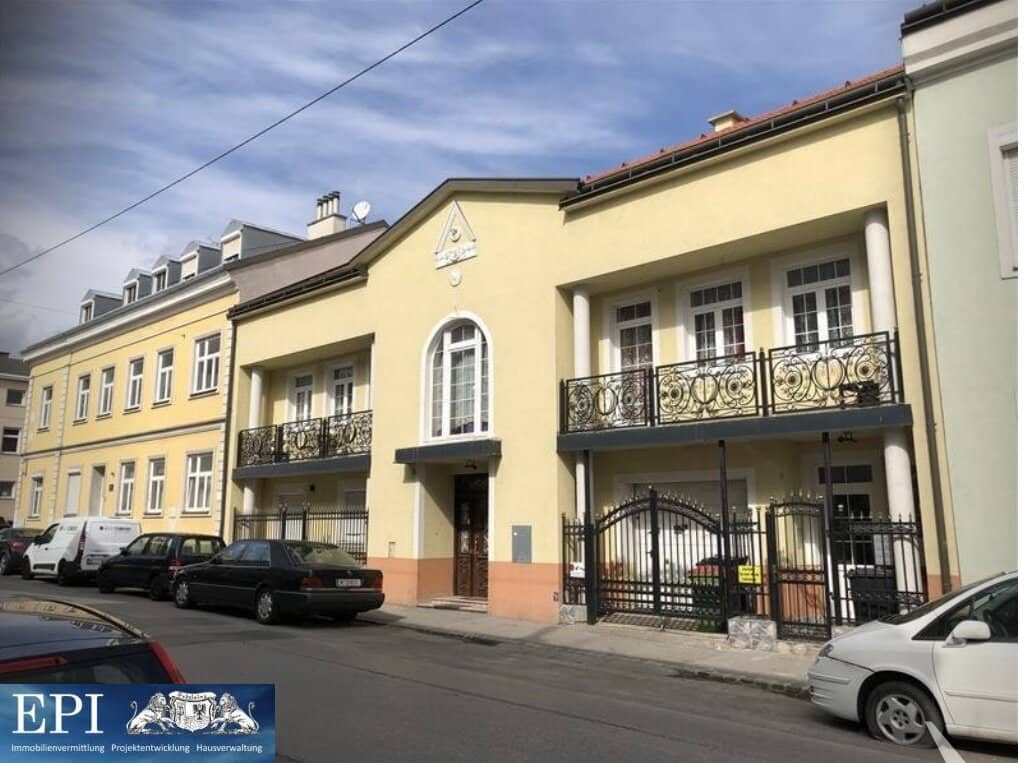 Appartmenthaus mit 8 kleinen Appartments  / Stadtvilla