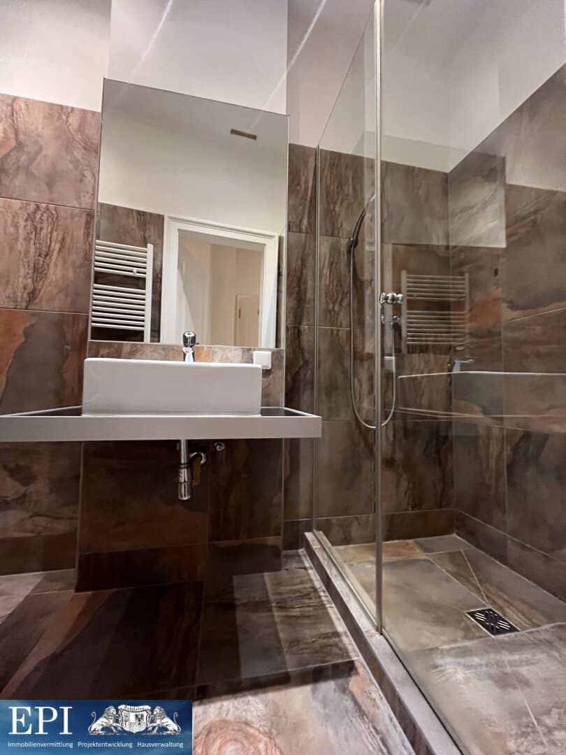 3-room apartment with central access in Lerchengasse available for sale immediately, in need of renovation