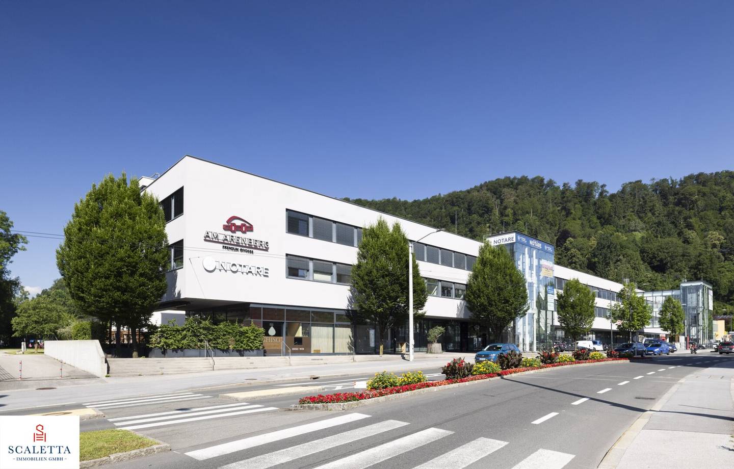 Prime location Parsch: Attractive office and practice space for your professional presence