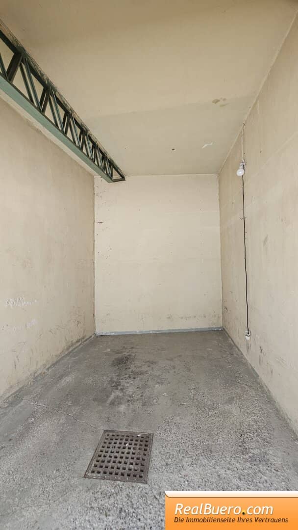 Fixed-term garage box at Am Spitz