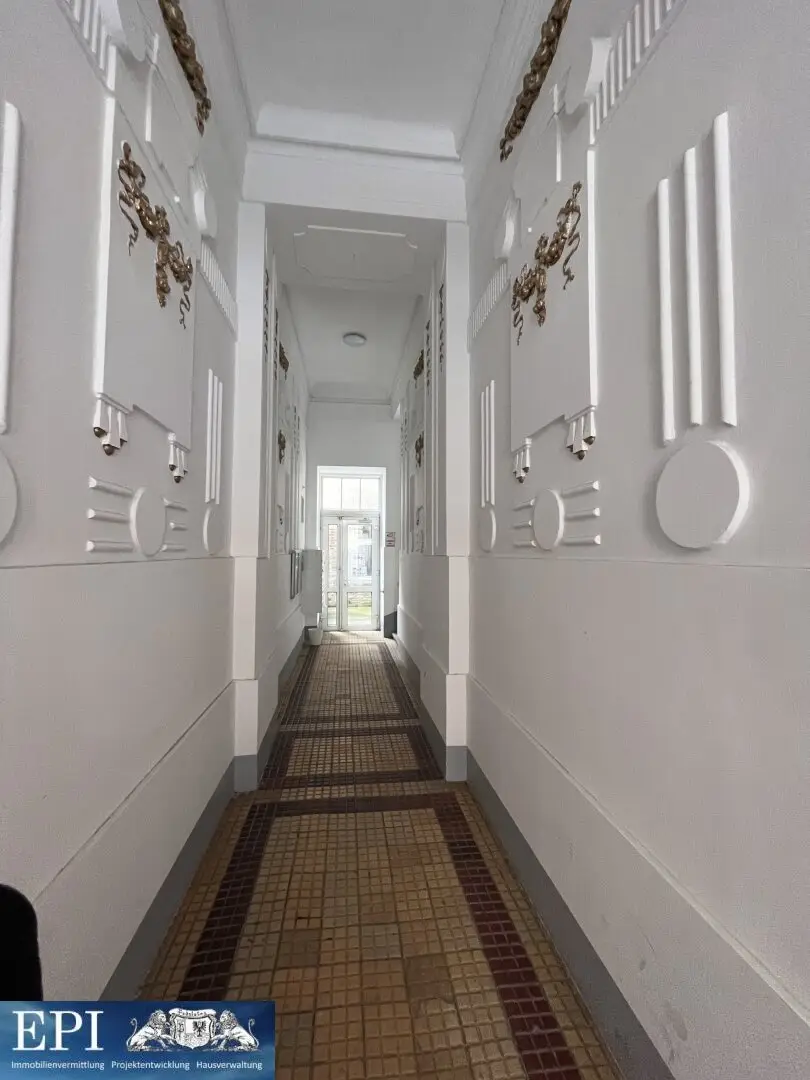 2-room apartment in Hegergasse, completely in need of renovation, is now for sale