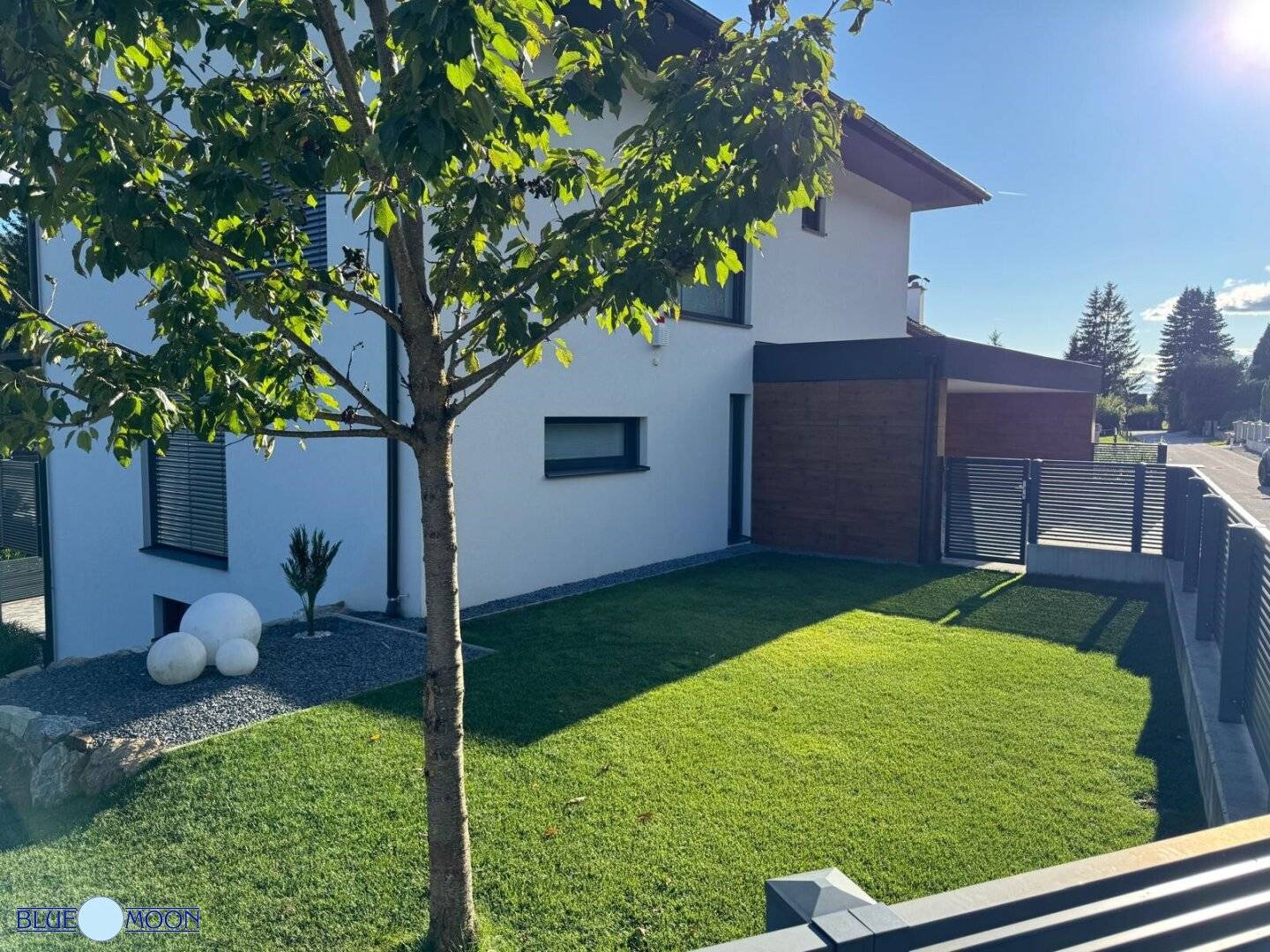 8685 Steinhaus am Semmering, 174m² living area, 591m² plot, terrace, garage, carport, wellness area, photovoltaic system, geothermal heating, modern furnished, unique top condition! Purchase price € 795,000,--