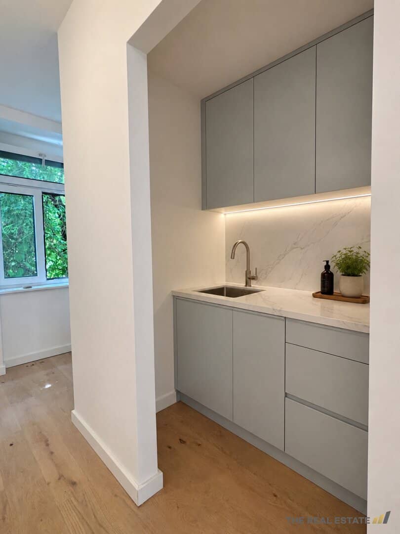 PARK LIFE – Stylish living in the comprehensively renovated old building in the 18th District