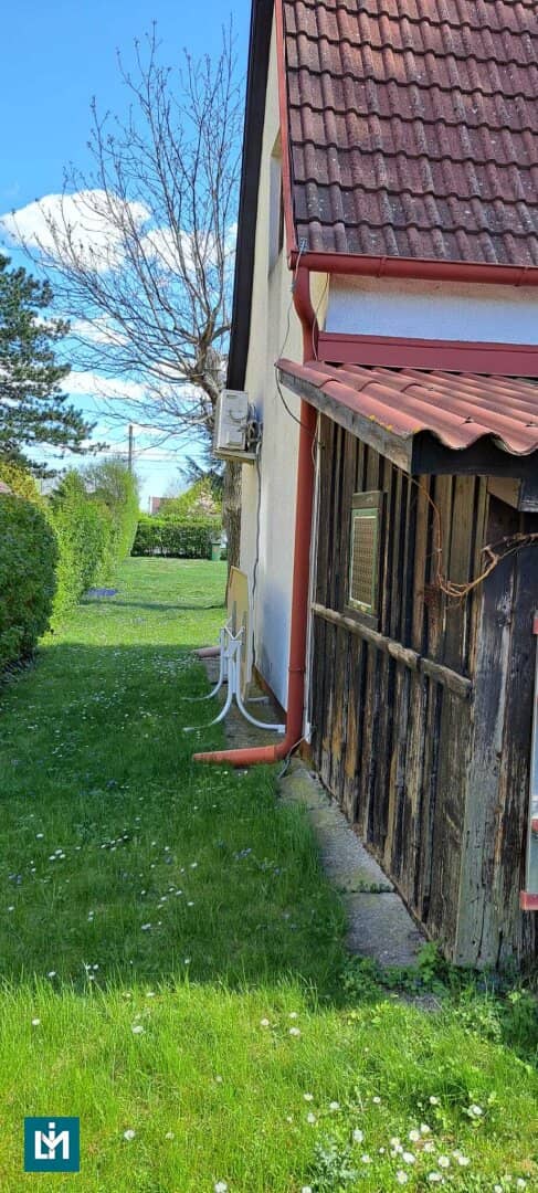 Dream building plot 644 m² in 1220 Vienna with approx. 40 m² masonry garden house including raw attic