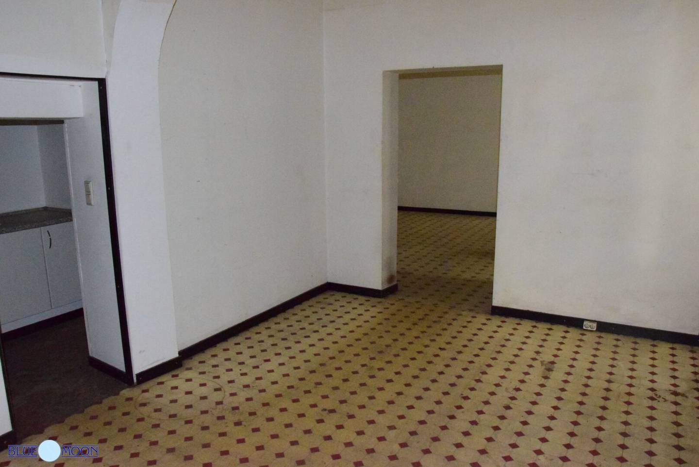 Geschäftslokal, Lerchenfelderstraße, RENOVIRUNGSBEDÜRFTIG, keine GASTRO erlaubt!