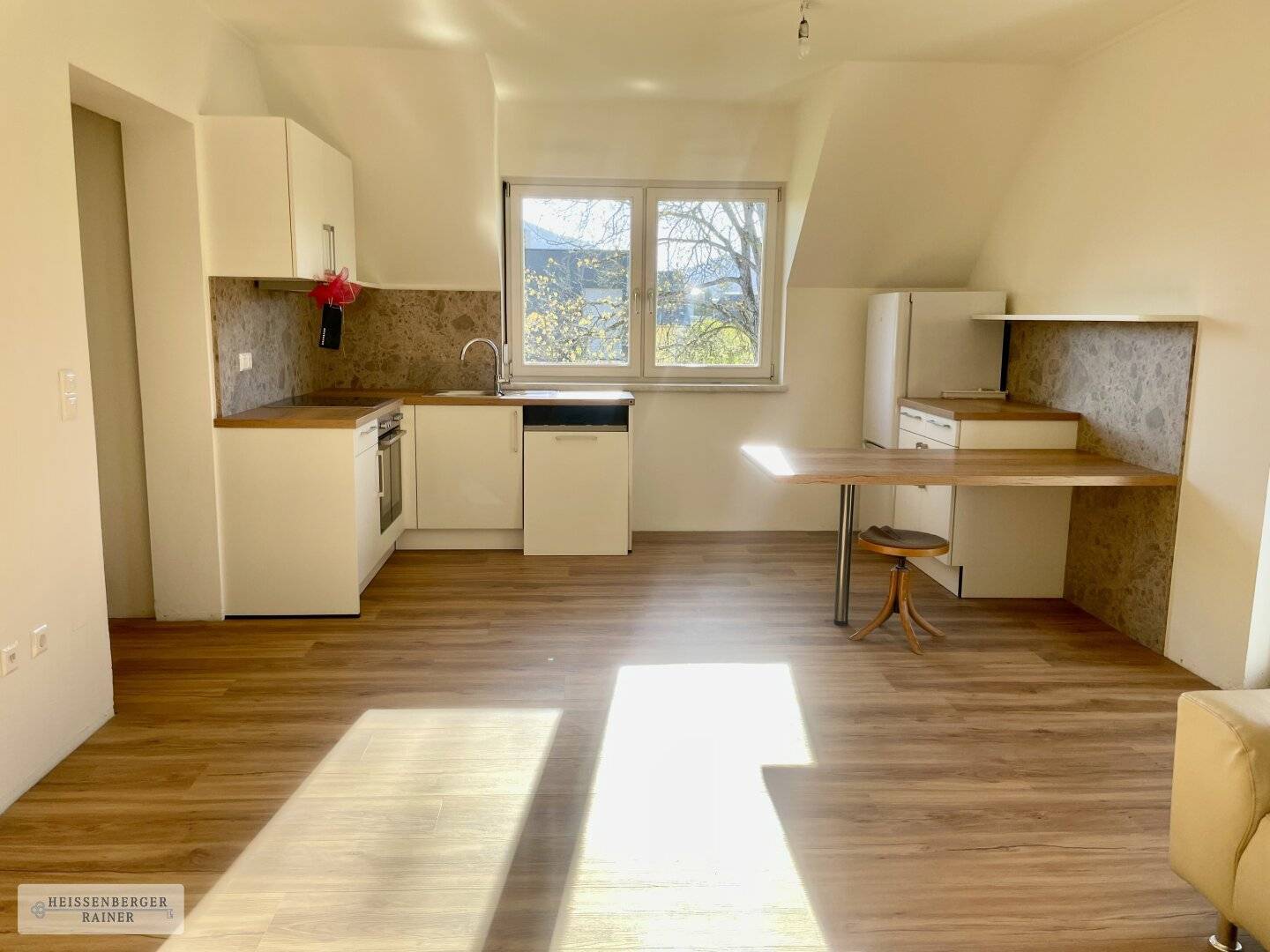 Andritz | Self-contained apartment with green view and communal garden