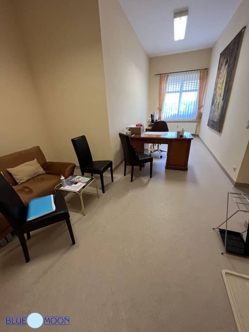 7400 Oberwart, Büro oder Ordination, 3 Räume, 70m², Top Frequenzlage im Gesundheitszentrum, KFZ Stellplatz inkludiert, Miete € 799,--