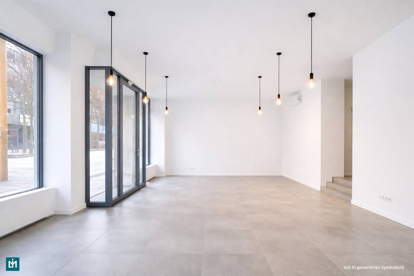 First occupancy: Prime location on Meidlinger Hauptstraße, Versatile commercial premises on a busy shopping street