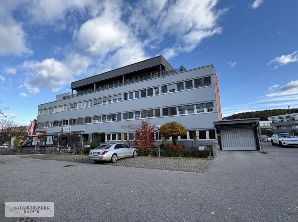 Office space up to 680 m² on two floors | Base rent net € 13 / m² | near Andritzer Hauptplatz