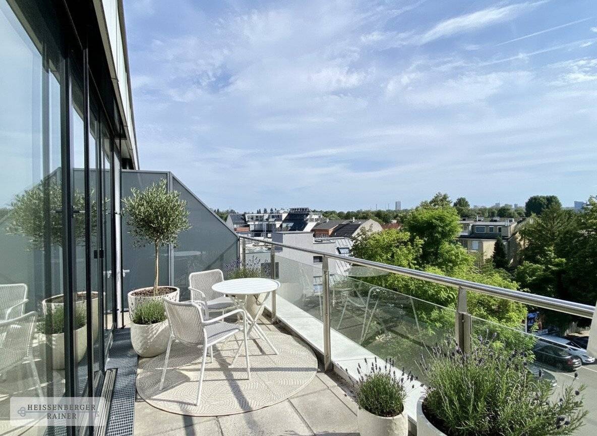 PANORAMABLICK ZWISCHEN ALTER DONAU UND DONAUZENTRUM /// MODERNE TERRASSENWOHNUNG /// VORSTEUERABZUG MÖGLICH