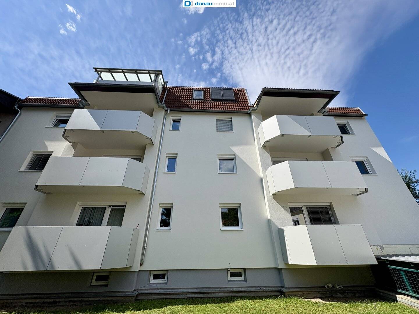 Exclusive and newly renovated apartment in 8010 Graz including underground parking space
