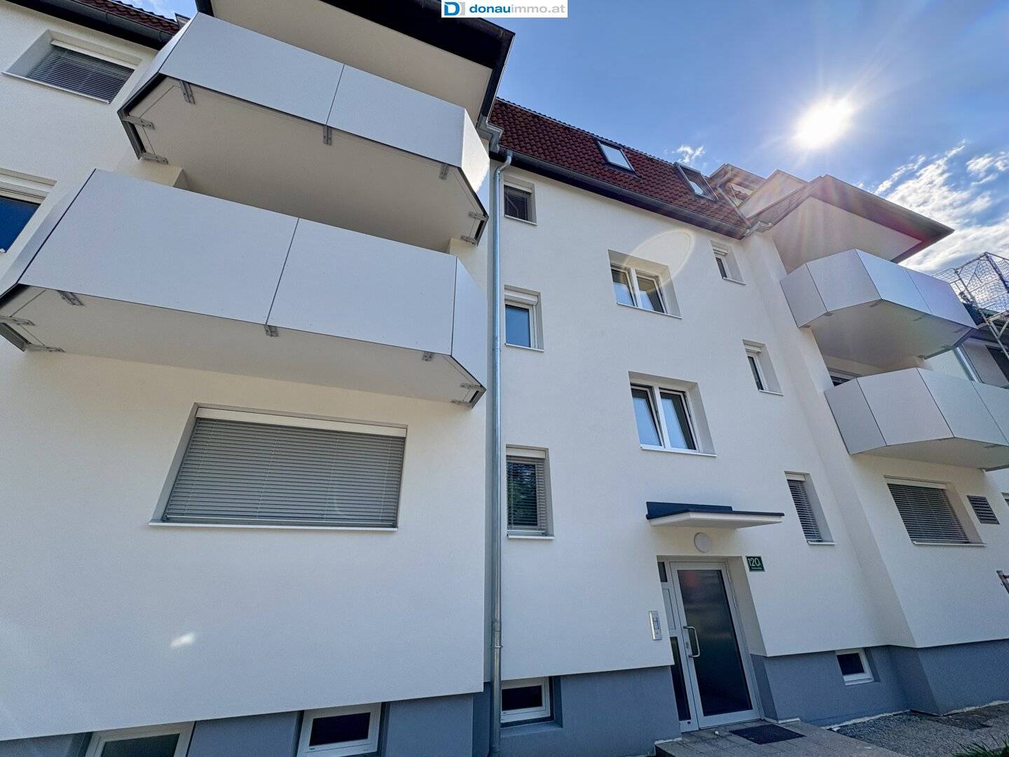 Exclusive and newly renovated apartment in 8010 Graz including underground parking space