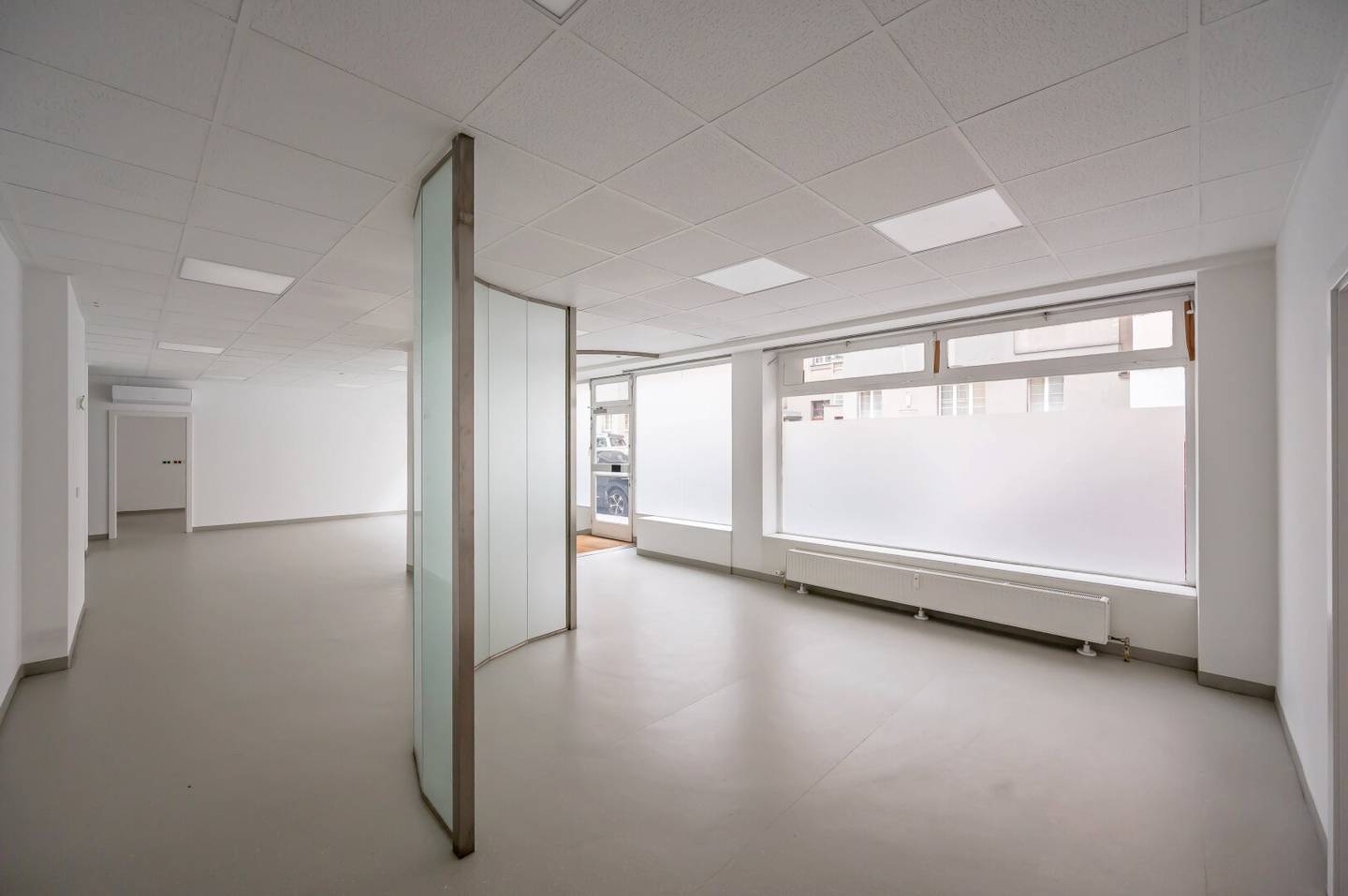 Bright doctor's practice / office in a fine location