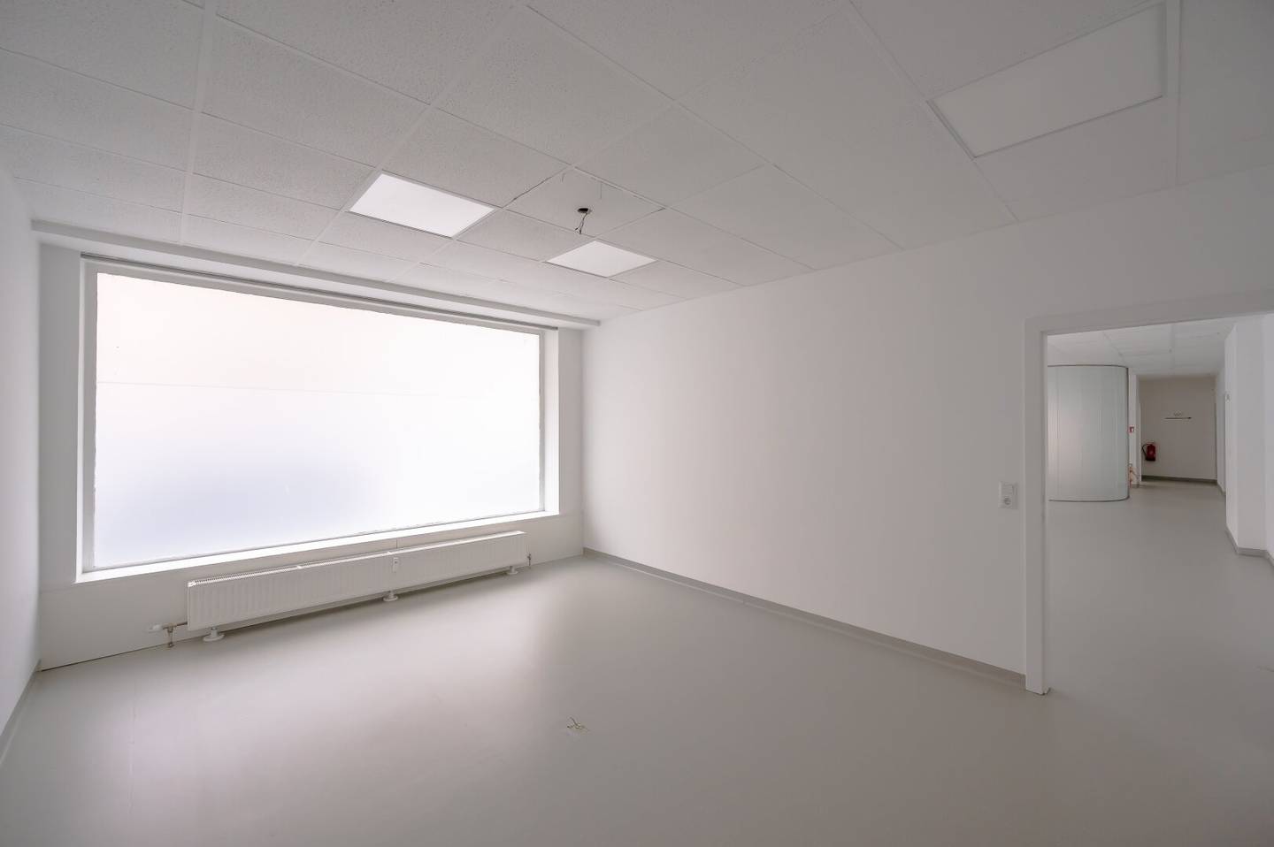 Bright doctor's practice / office in a fine location