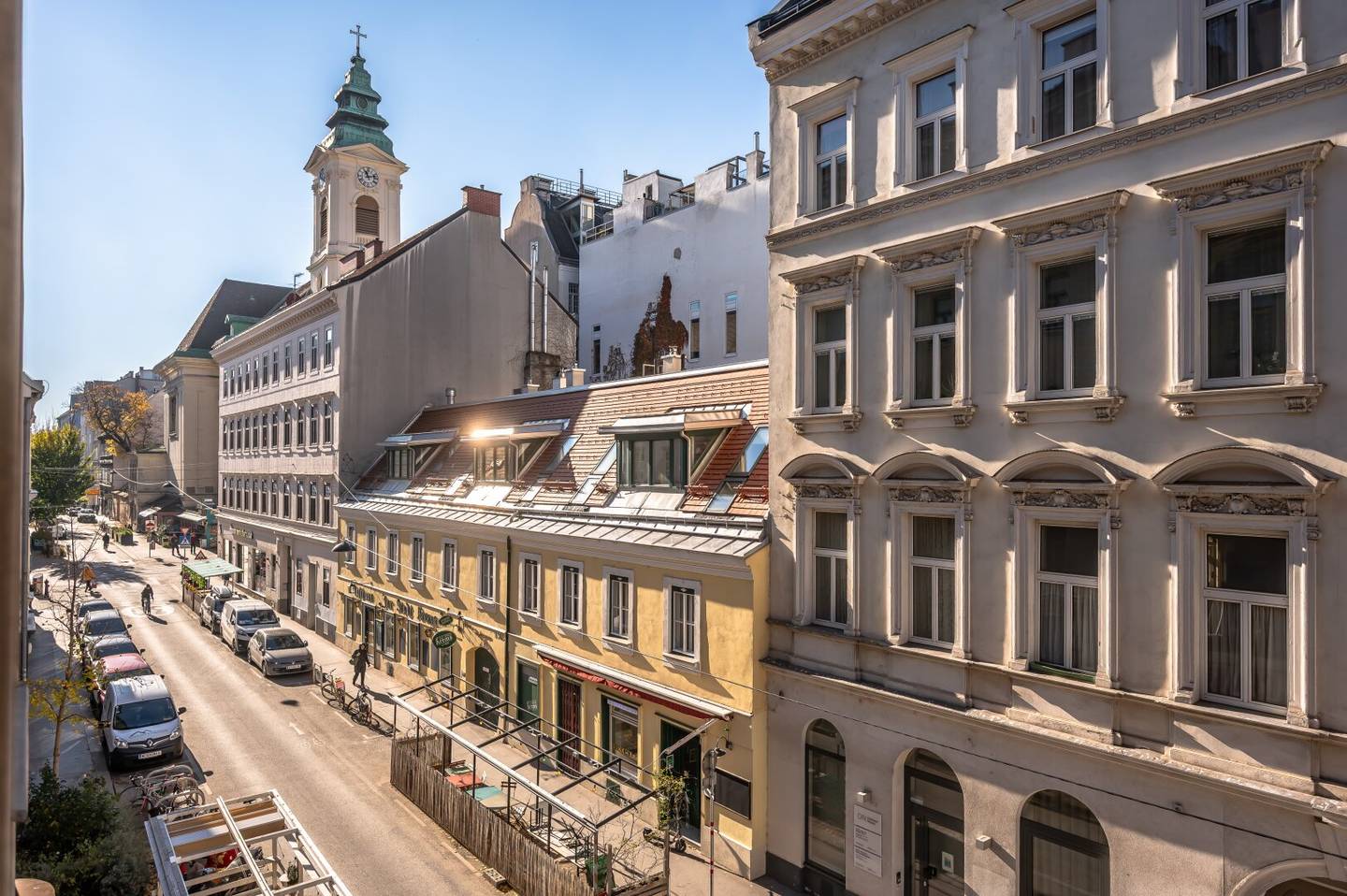 Great floor apartment in the middle of the Seventh, 150m²