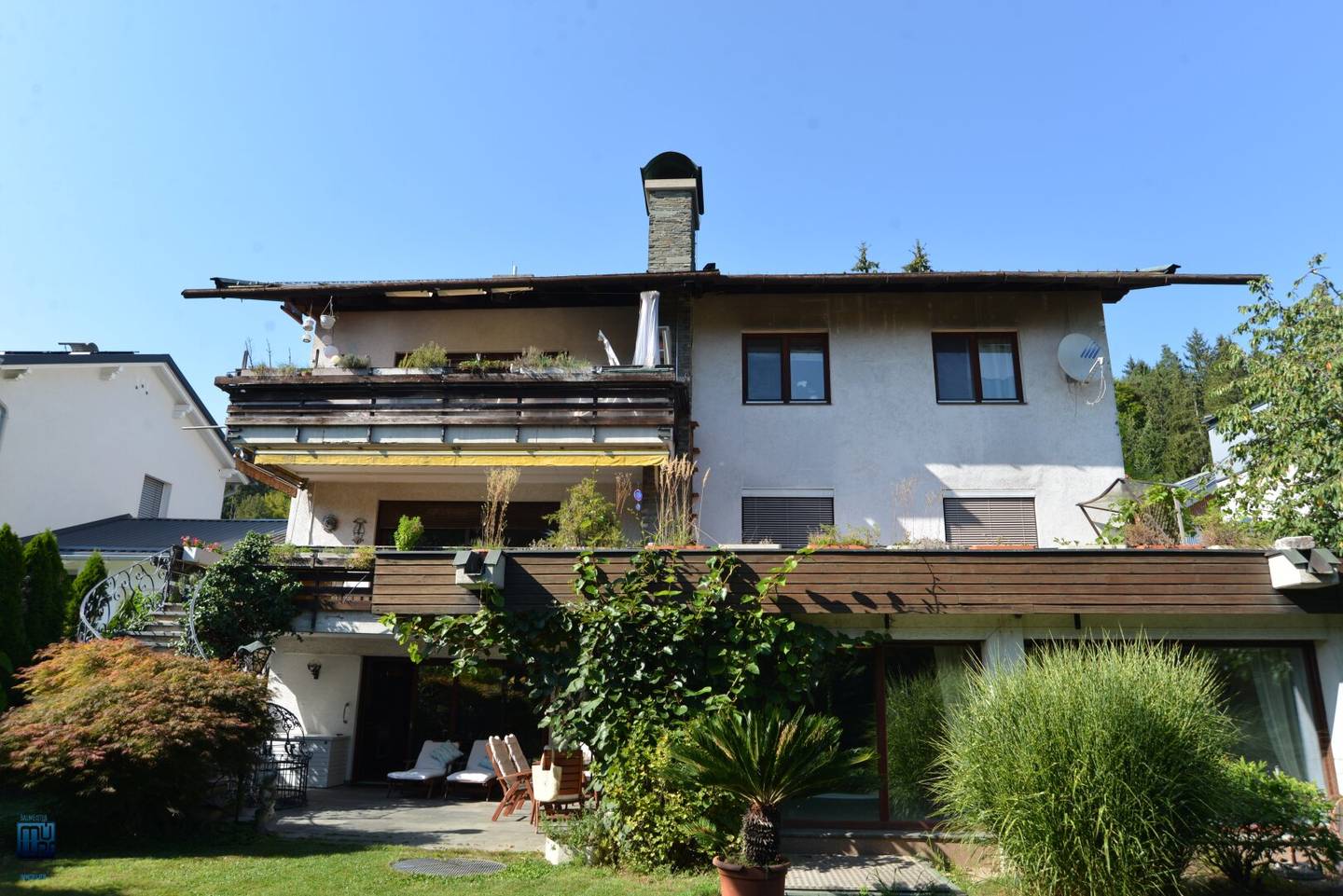 St. Martin-Kreuzbergl: Großzügiges  Wohnhaus mit 2  Wohneinheiten und Doppelgarage, Indoorpool mit Wellnessbereich, Südlage, Fernsicht