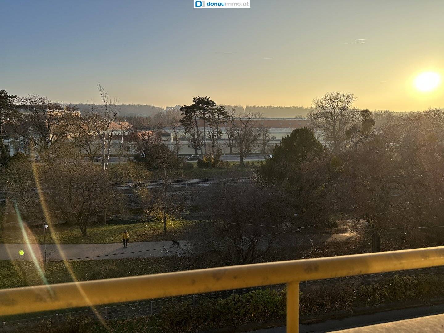 1140 Vienna well laid-out apartment for sports enthusiasts with view of Schönbrunn Palace