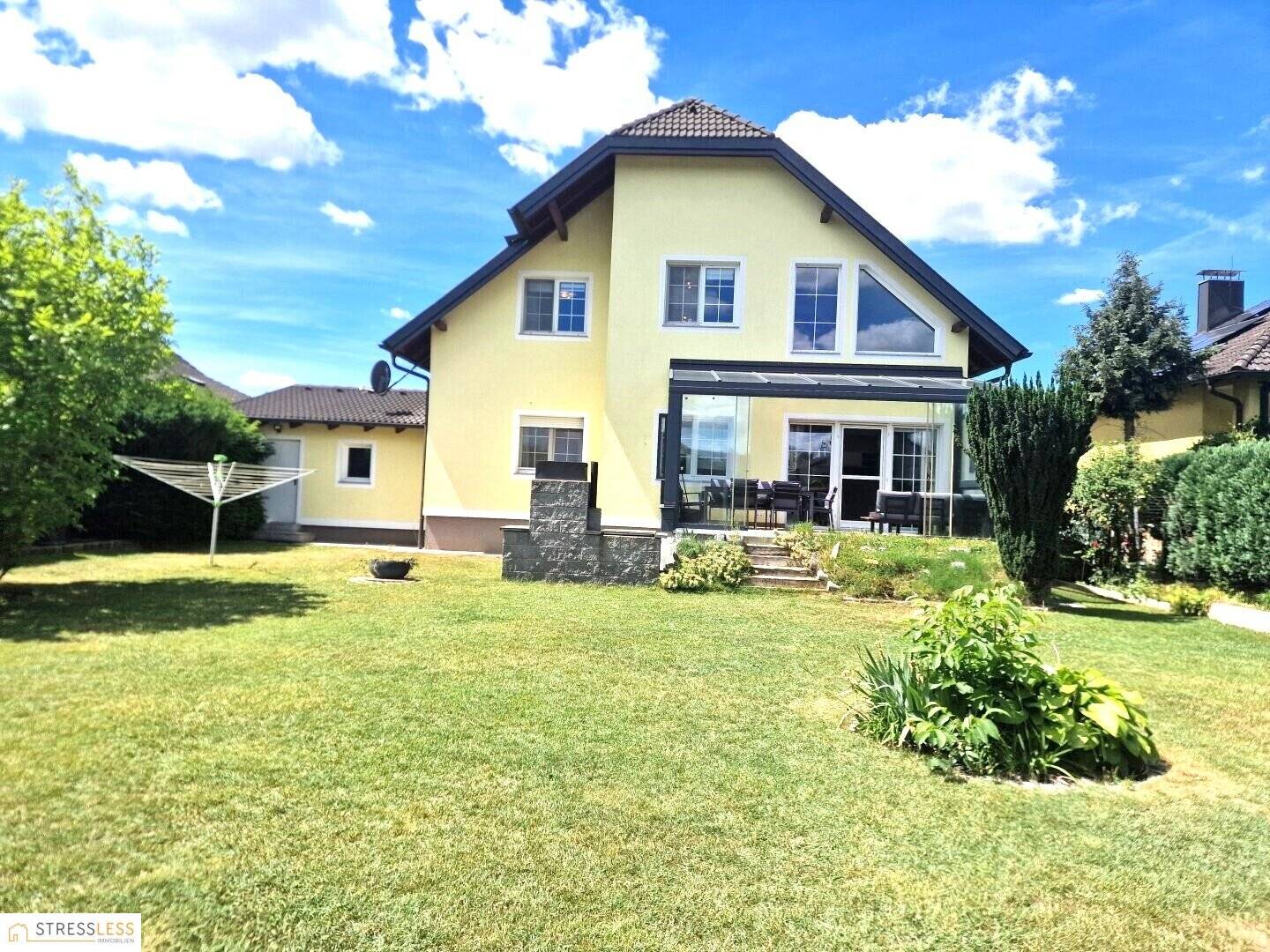 PROVISIONSFREI !      Diesen Sommer bereits im eigenen Haus mit eigenem Pool und Grillplatz genießen!    Urlaubsfeeling pur!