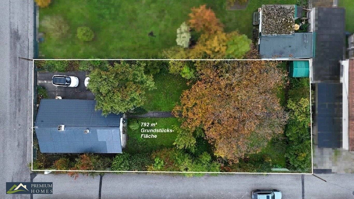NEUNKIRCHEN - House for renovation with garden idyll, terrace &amp; car parking spaces