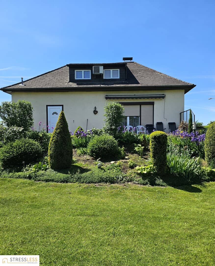10 Minuten vor Wien!  Den Sommer bereits im eigenen Garten genießen!   Voll unterkellertes Einfamilienhaus in gesuchter Grünruhelage von Korneuburg!