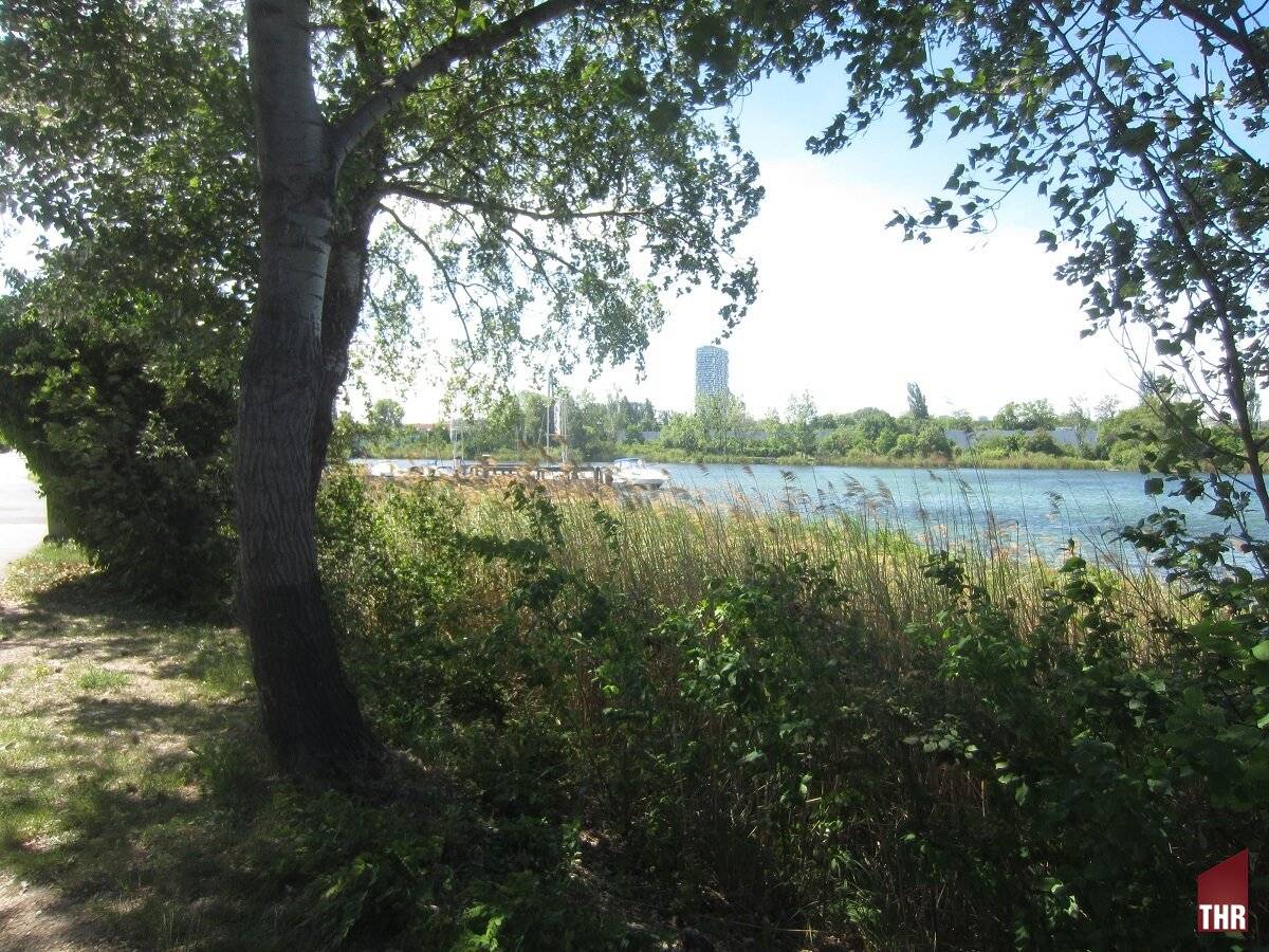 Einzigartiges Grundstück direkt an der Alten Donau Promenade am Wasser !