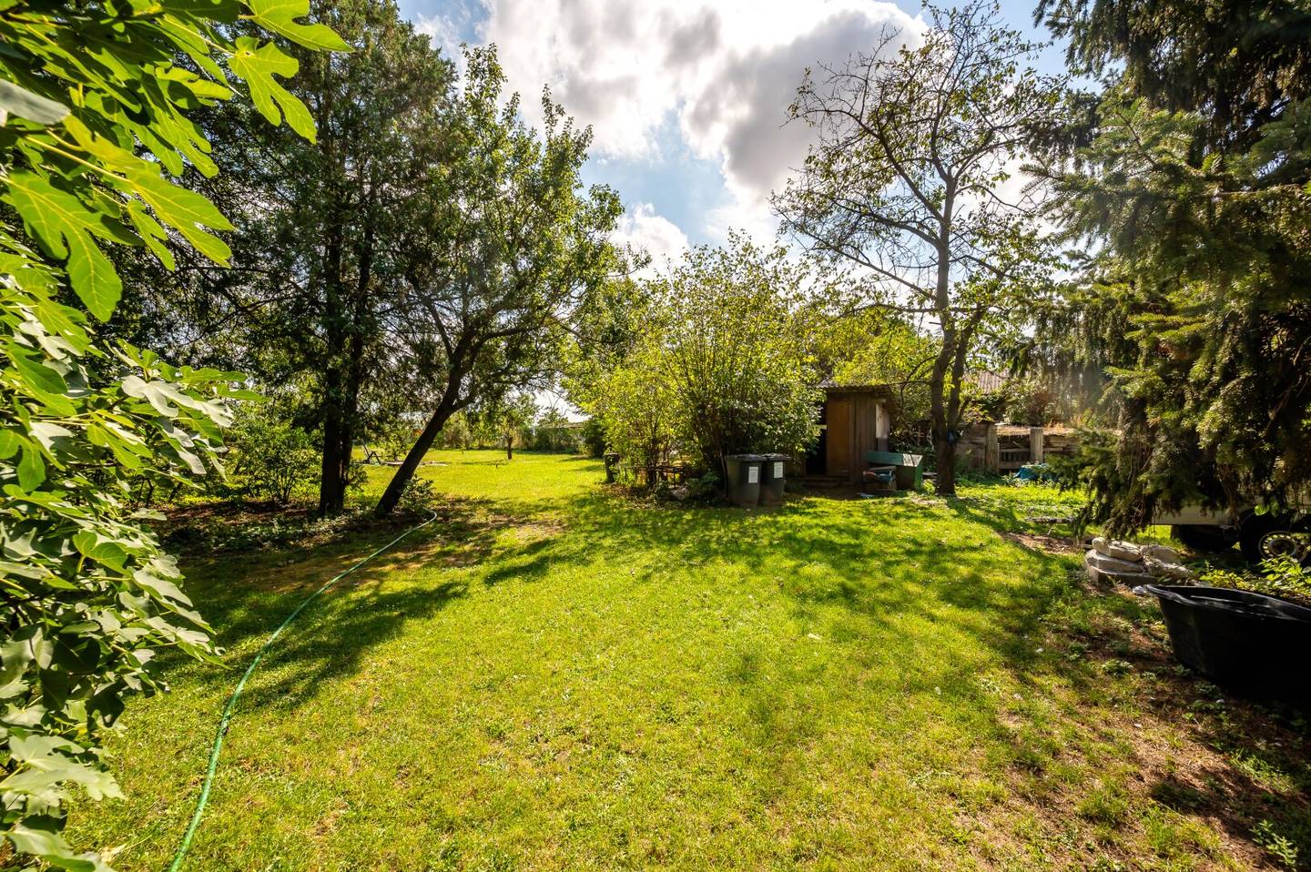 Einfamilienhaus auf teilbarem Grund - 2.380 m²