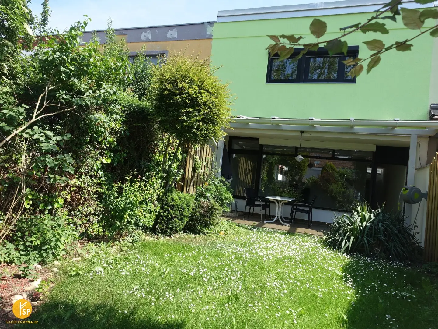 AB OKTOBER- WARMMIETE!!! Zauberhaftes Reihenhaus, Zweitbezug frisch saniert, Atrium,Klimaanlage!