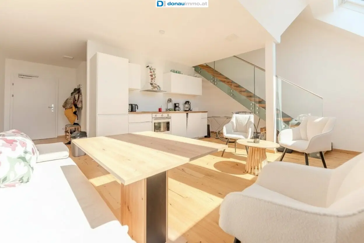 FÜR ANLEGER: 2-Zimmer-Dachgeschoßmaisonette in ruhiger Top Lage mit West-Balkon und Lift - zentrumsnah DG Top 7