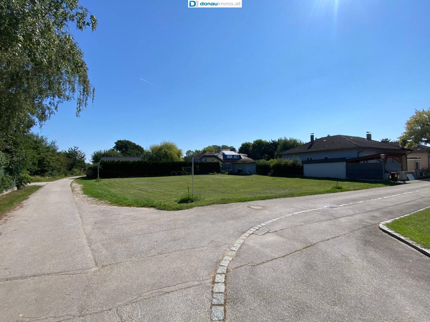 Traumhaftes Eck-Baugrundstück direkt im Zentrum von  Atzenbrugg: 838m² - bereits aufgeschlossen