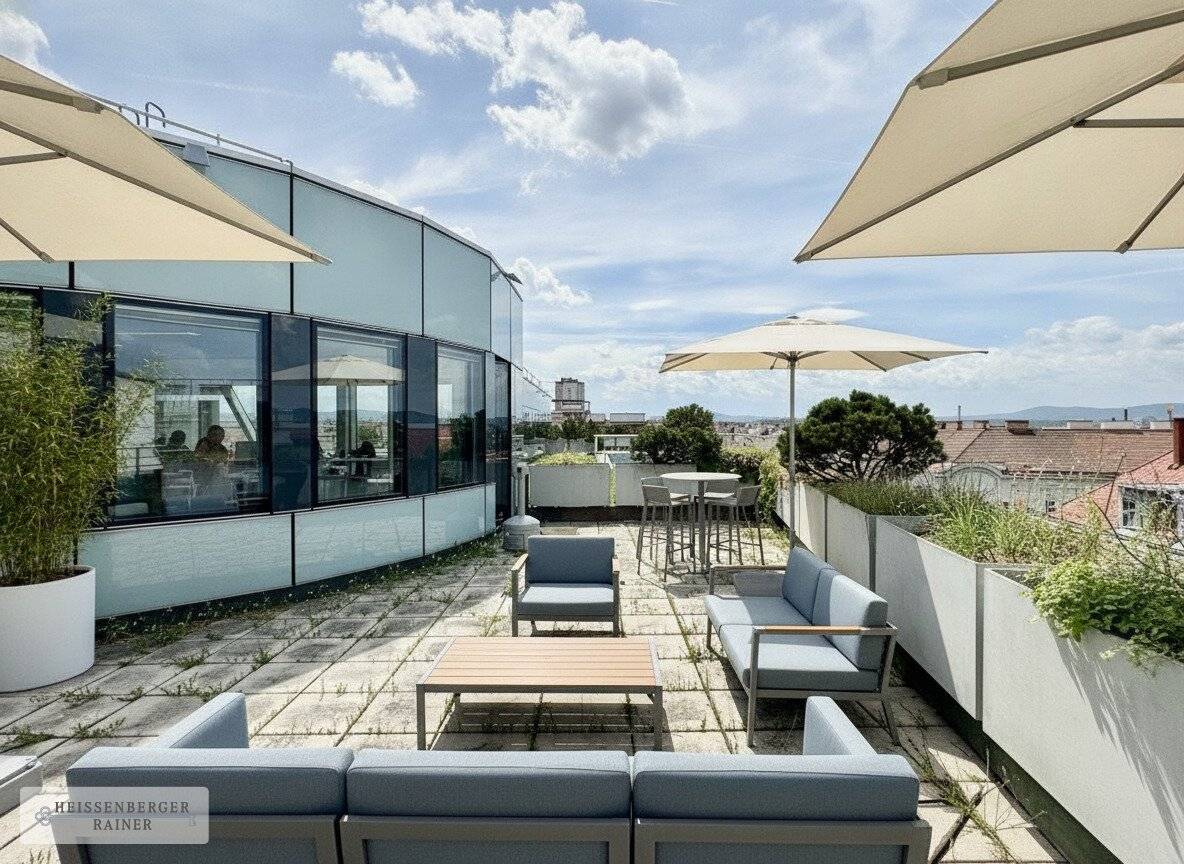 WORKING WITH DISTANT VIEW /// MODERN, FLEXIBLE OFFICE WITH LARGE TERRACE