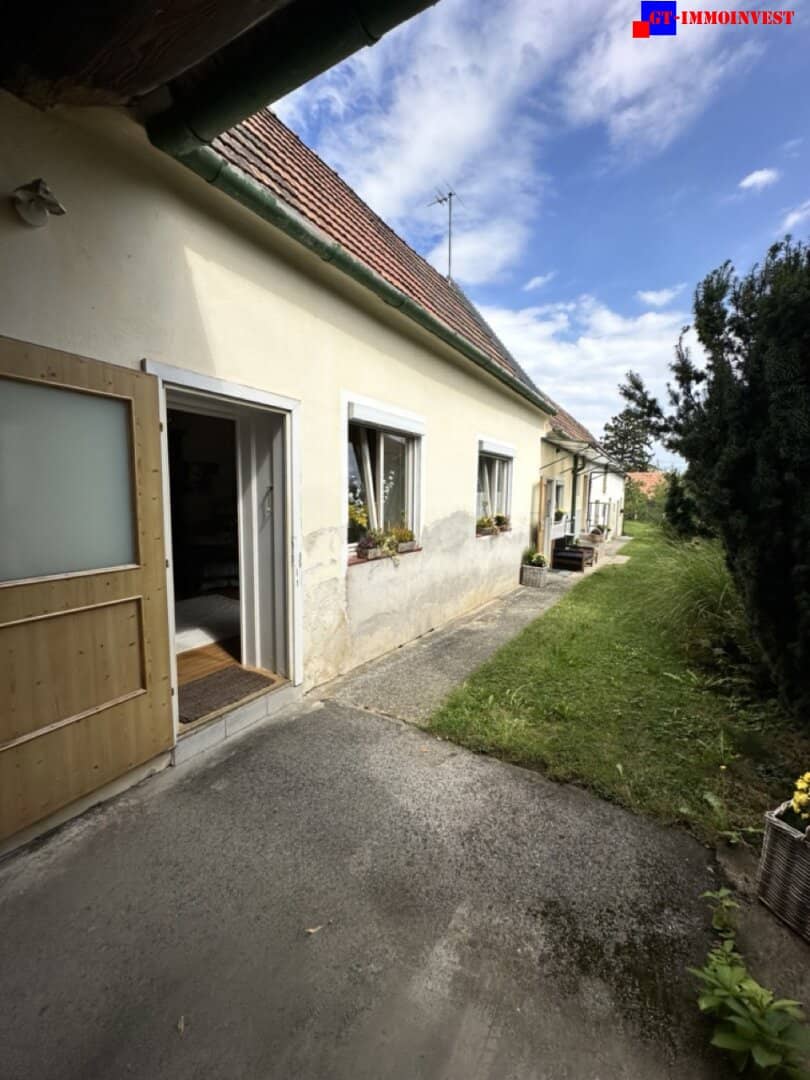 Klingenbach - Gepflegter Streckhof mit uneinsehbaren Grund mit netter Scheune und div. Nebengebäuden!