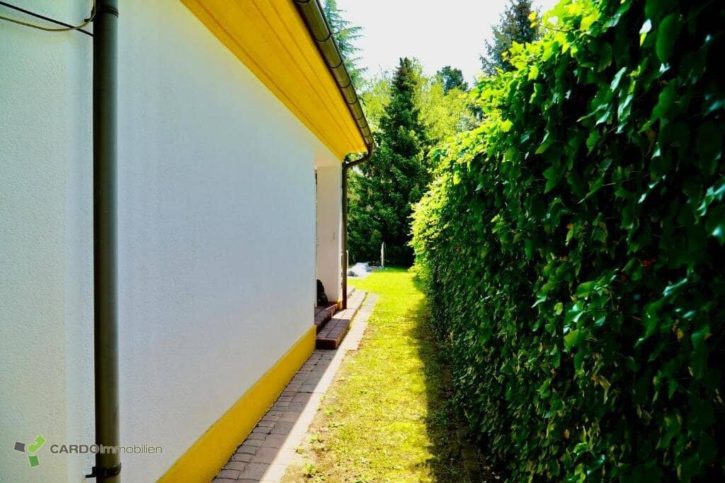 Residential or Building-Permitted Plot for approx. 615.15 m² Living Area, approx. 91.48 m² Terraces, 13 Garage Spaces