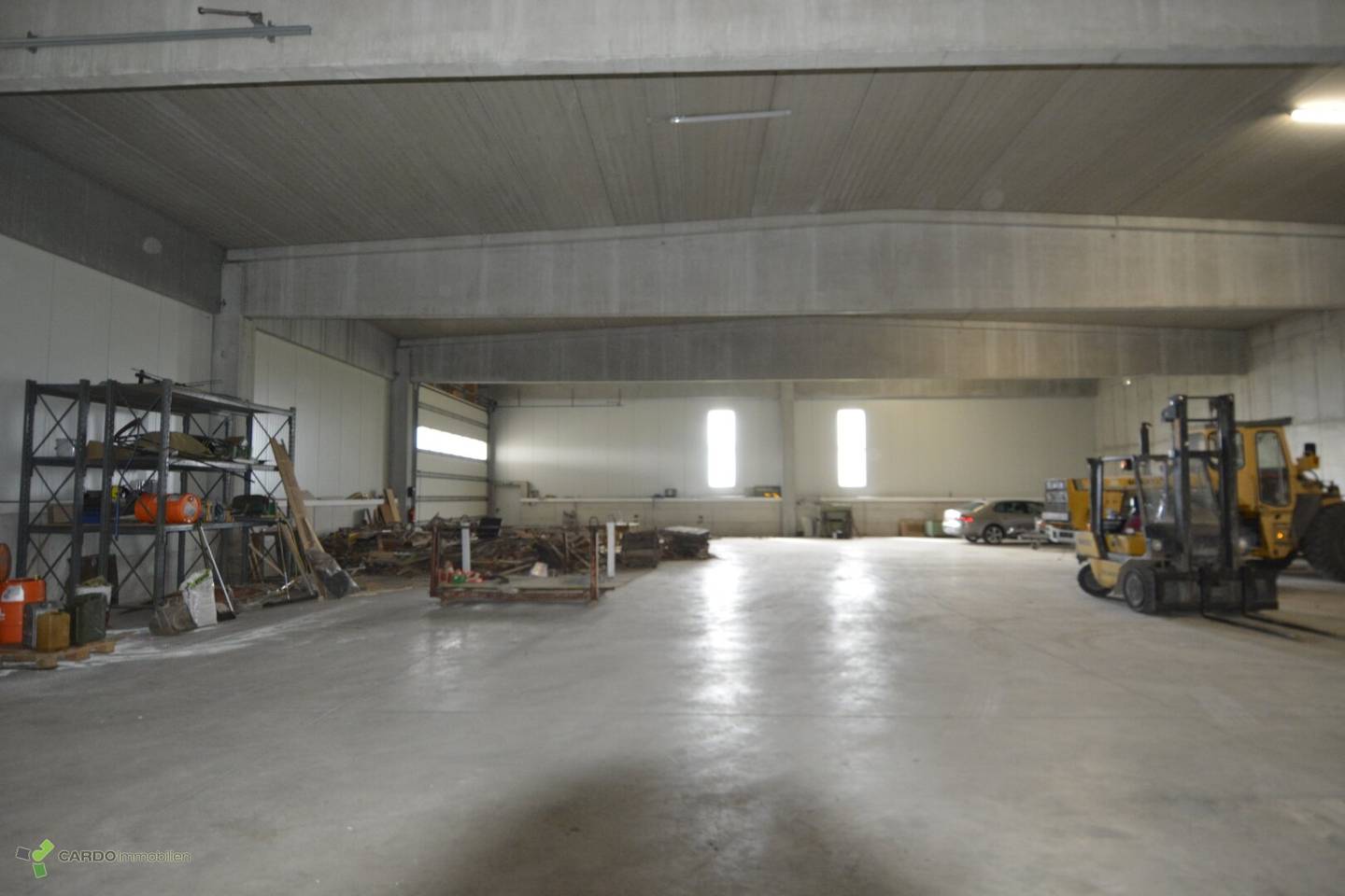 Neuwertiges Gewerbeobjekt-Bürohaus mit Lager,in Sollenau: 16.477 m², 40 Garagen und große Abstellfläche, top Ausstattung!