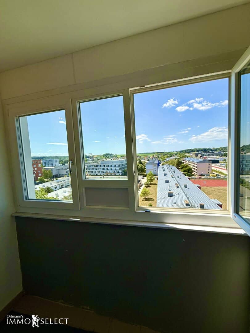 Living space with panoramic view – two-room owner-occupied apartment with loggia in St. Pölten