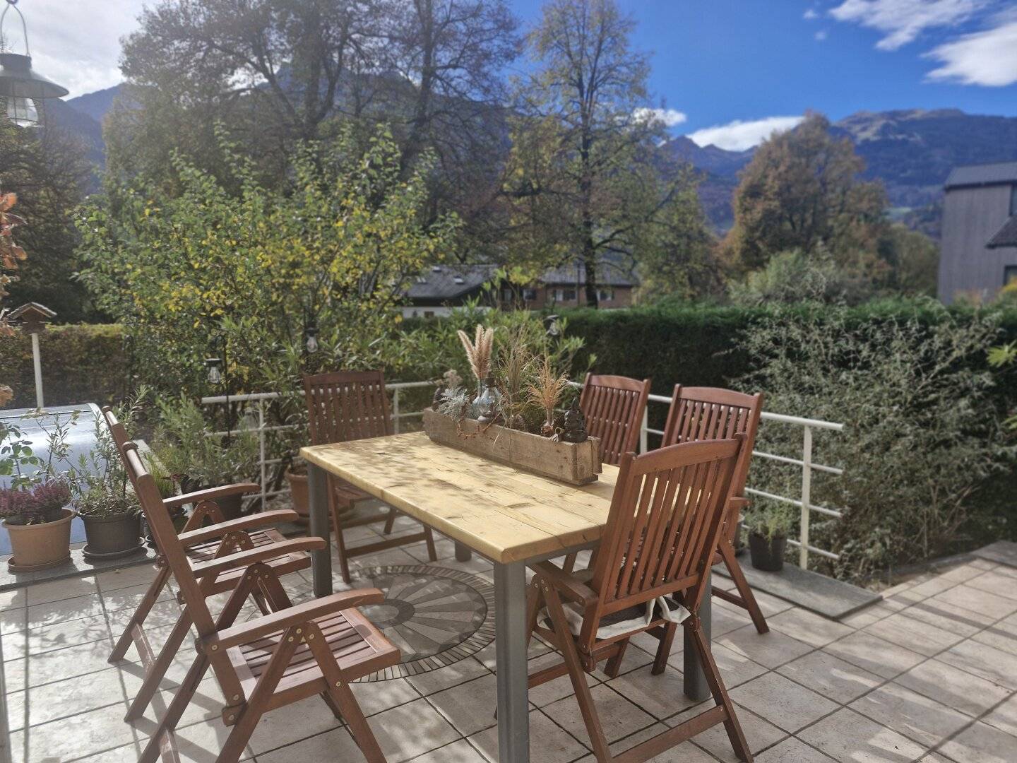 Große Familienwohnung mit Garten