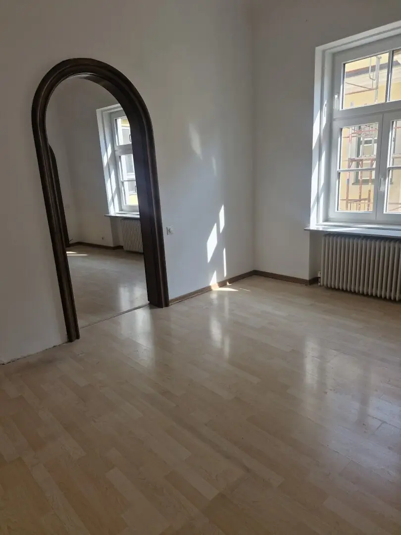 Bright 3-room office near Rochusmarkt