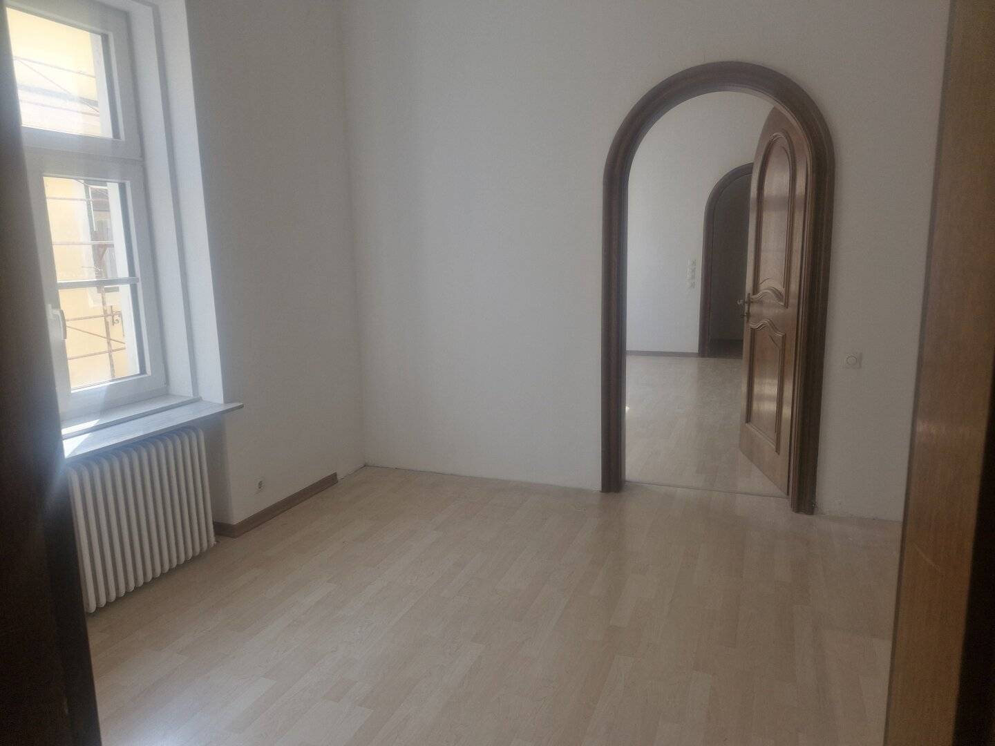 Bright 3-room office near Rochusmarkt