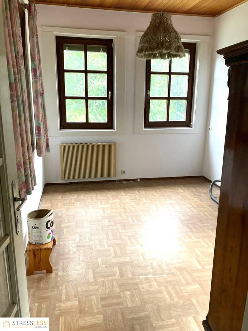 New price! Villa-like rough diamond seeks connoisseur! Large plot with mature trees!