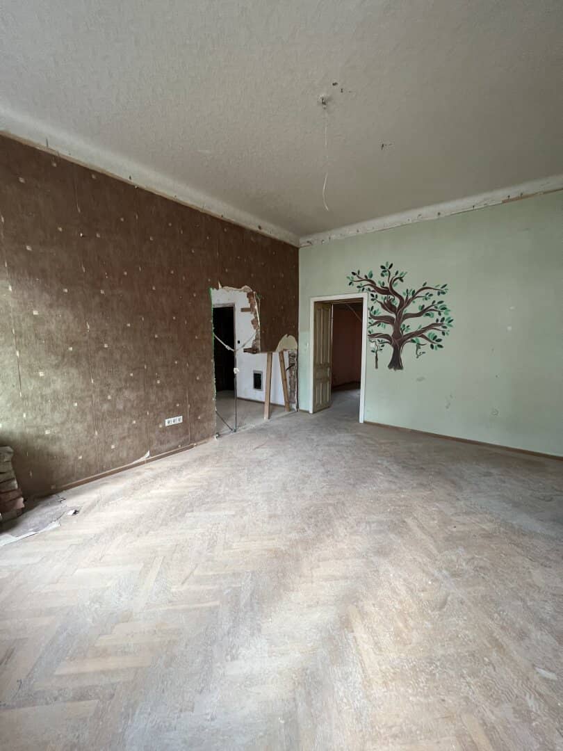 Top 9-10 | Condominium in need of renovation - 64 m²