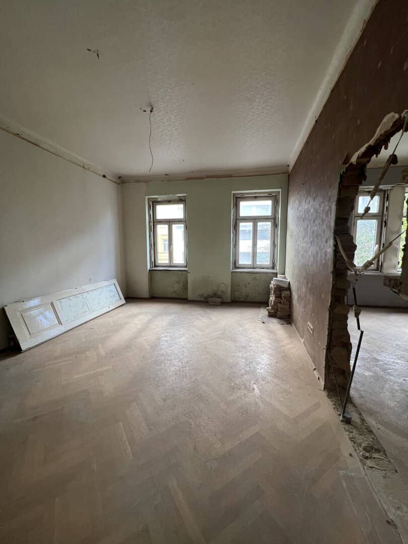 Top 9-10 | Condominium in need of renovation - 64 m²
