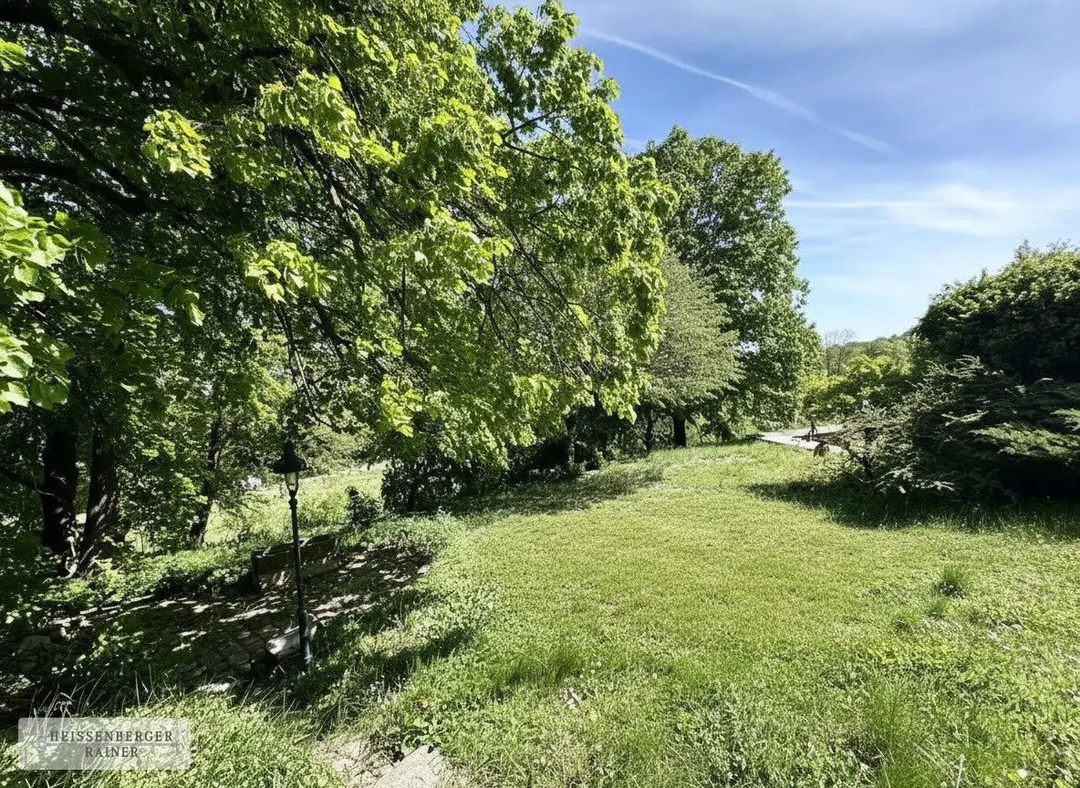 UNOBSTRUCTED DISTANT VIEW /// GREAT BUILDABILITY /// EXCLUSIVE PREMIUM LOCATION AT EICHKOGEL