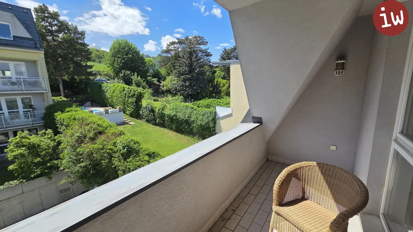 Klosterneuburg: excellent living quality with loggia and terrace with abbey view