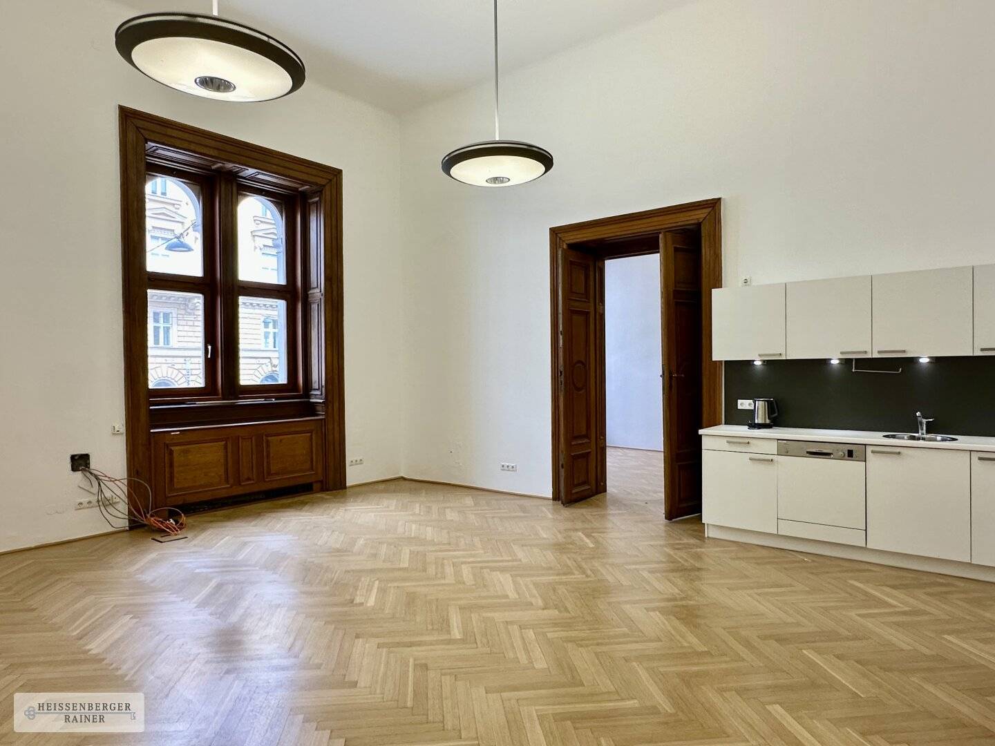 Magnificent period office /// Ready to move in /// Four rooms, four entrances