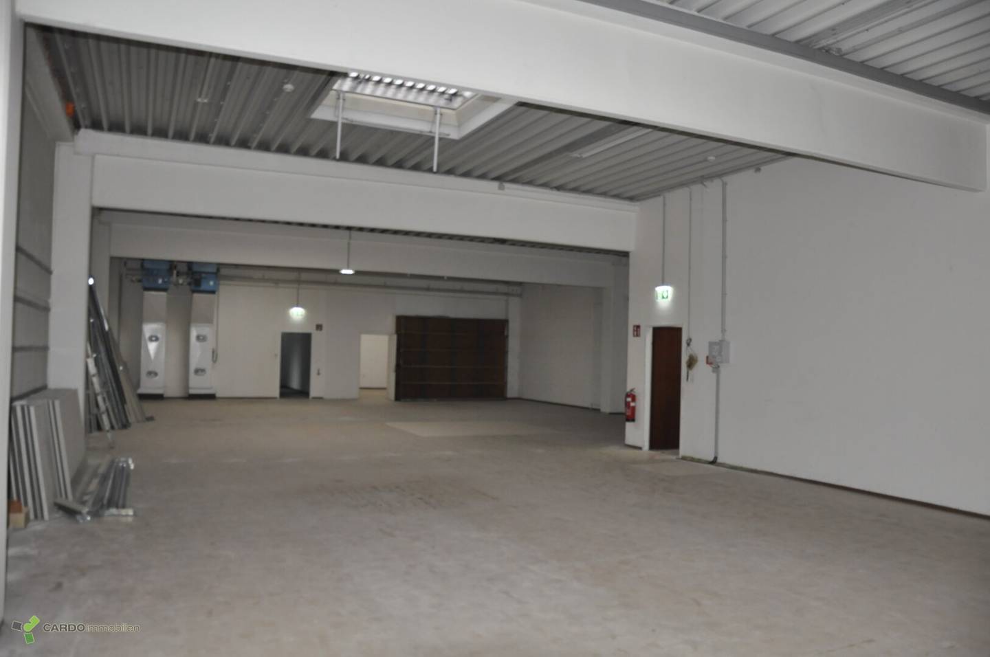approx. 1,244 m² usable area, modern commercial space as retail area, storage and office/company headquarters/church/mosque, fitness or gymnastics rooms, childrens playground, event hall, rental property with parking option