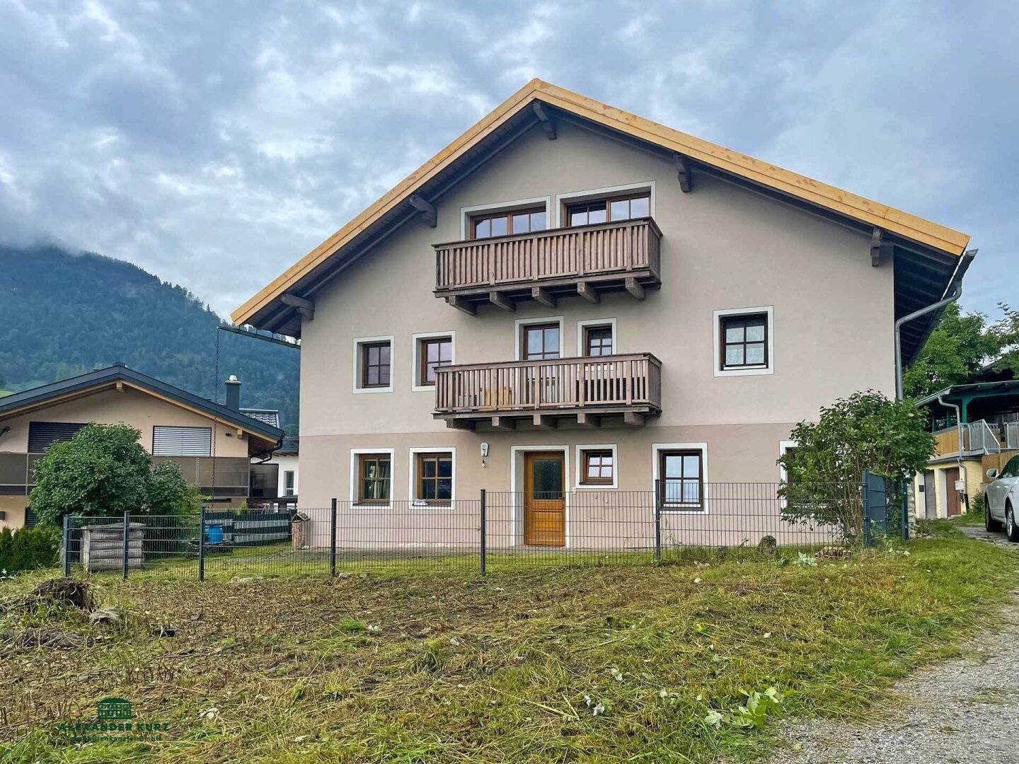 Wohngebäude mit 3 Einheiten